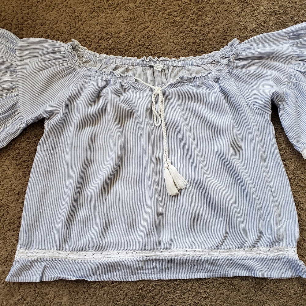 Off the Shoulder Top - Picture 2 of 5